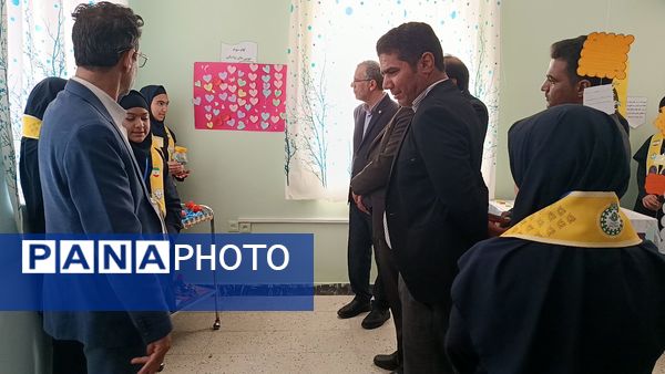 بازدید مسئولین استانی  از دبیرستان فرزانگان