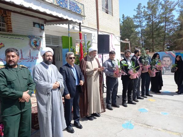آیین نواختن زنگ سپاس معلم در تربت جام