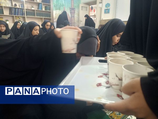 مراسم بزرگداشت شهید سیدحسن نصرالله و سردار شهید نیل فروشان در دبیرستان دخترانه امام حسین(ع) مشهد