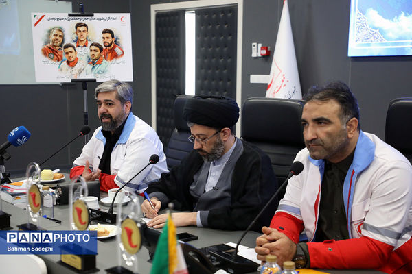 آیین تجلیل از از خبرنگاران هلالیتا