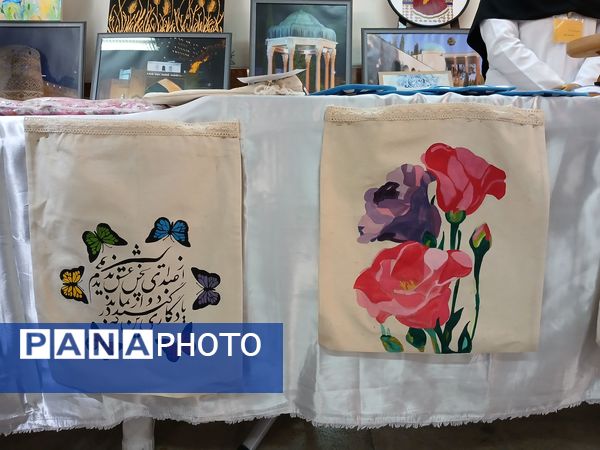 برگزاری نمایشگاه ایده‌های تحول آفرین در دبیرستان الگونه ناحیه ۳ شیراز