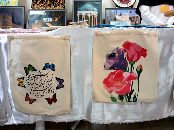 برگزاری نمایشگاه ایده‌های تحول آفرین در دبیرستان الگونه ناحیه ۳ شیراز