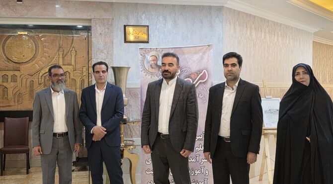 آیین تجلیل از معلمان نمونه در آموزش و پرورش ناحیه ۲ اصفهان 