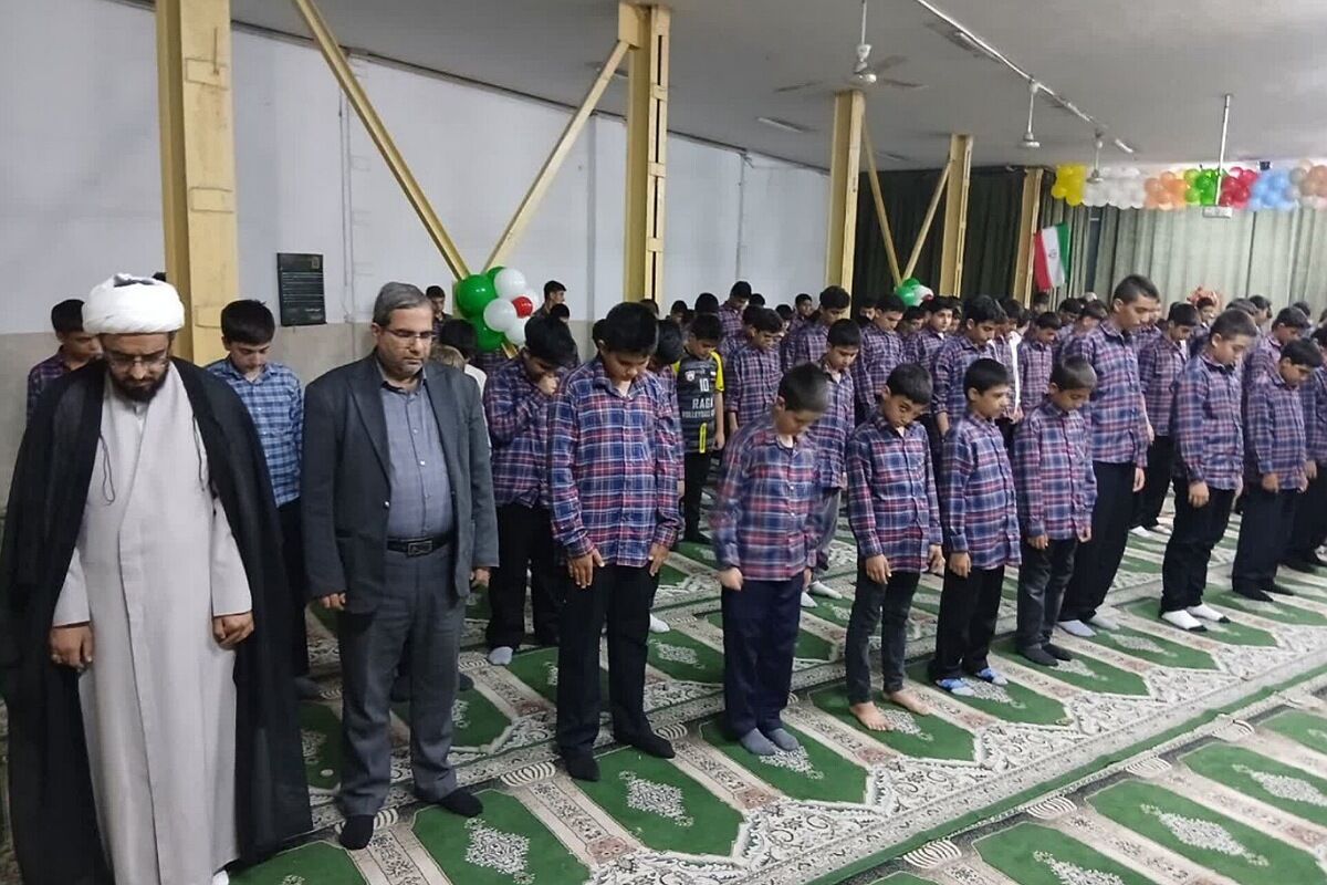 طرح «هر هفته، یک مدرسه، یک نماز جماعت» گامی در مسیر ترویج فرهنگ نماز در مدارس است