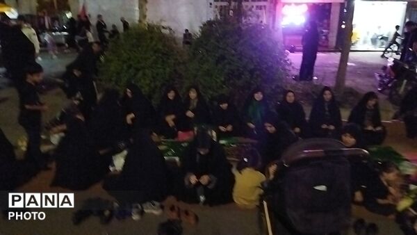 سفره صلوات همزمان با دومین شب ماه محرم  در بلوار فضل نیشابور 