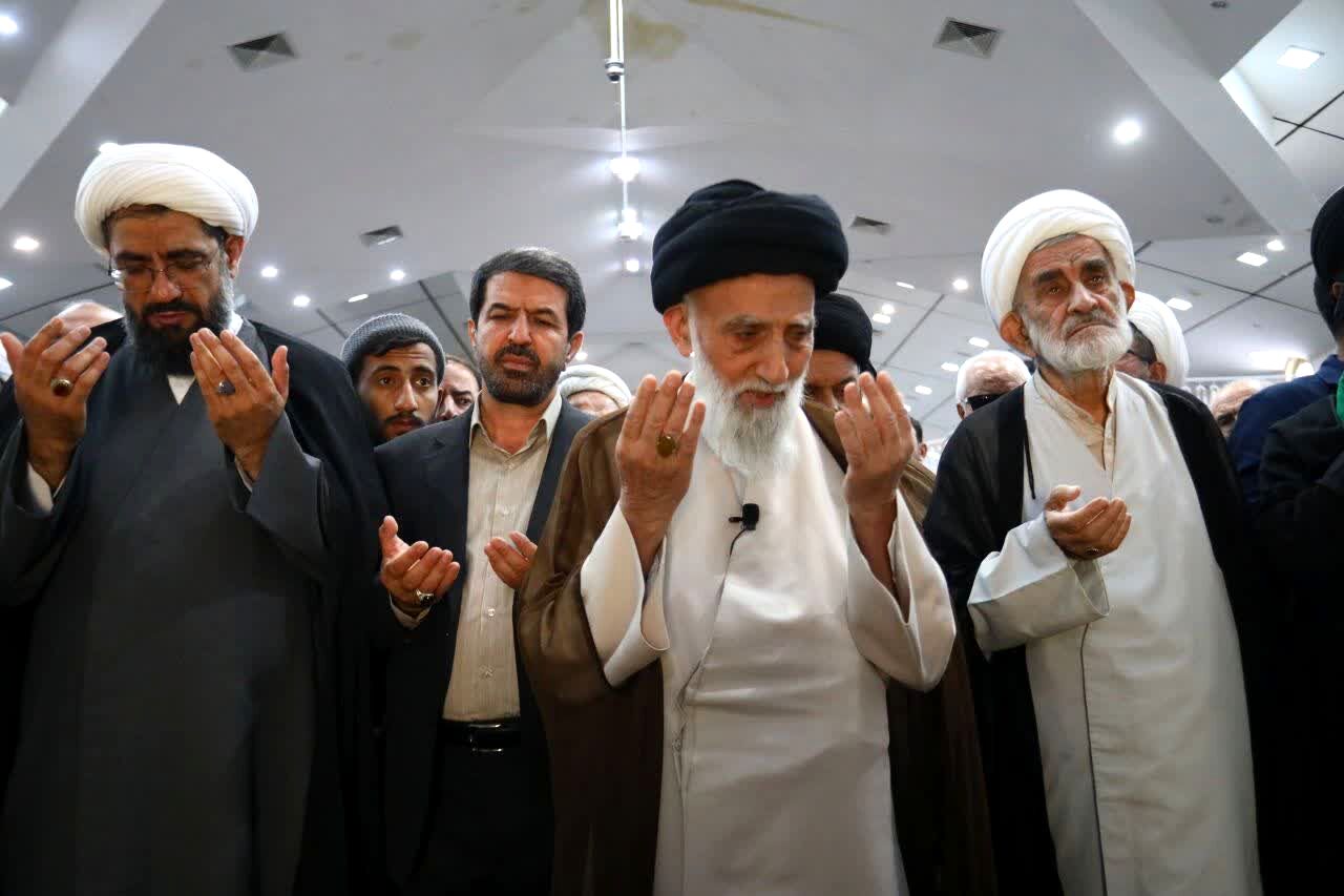 حضور استاندار همدان در نماز جمعه و مراسم وداع با حجت‌الاسلام فاضلیان
