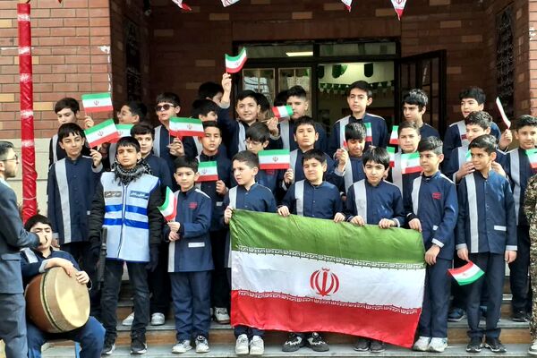 فرزندان ایران از مدارس شهریار تا راهپیمایی