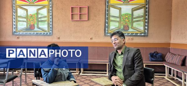 آثار دانش اموزان هنرمند کاشمر در کانون عاطفه 