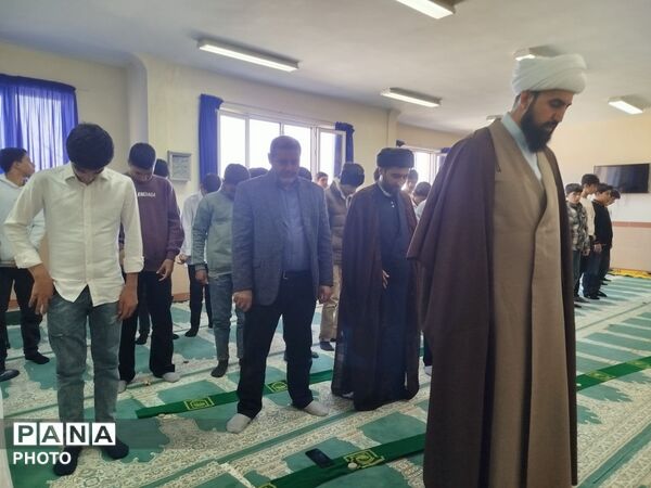 مراسم جشن تکلیف پسران در دبیرستان شهید احمد ارغیانی صفی آباد