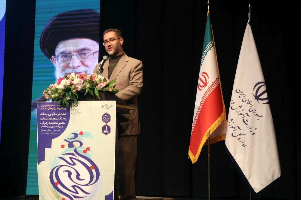 حضرت زهرا (س) الگویی جامع برای بشریت و بانوان است