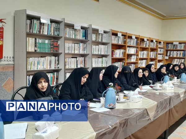 برگزاری پنجمین جلسه هم‌اندیشی مدیران هنرستان‌های ناحیه یک