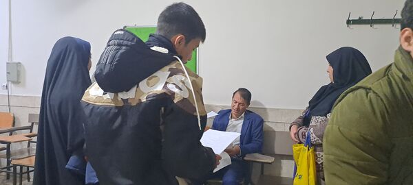  دیدار والدین با معلمان در دبیرستان ابوذر غفاری نیشابور