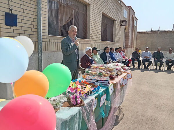 حضور مسئولان شهرستان جعفرآباد قم در دبستان حضرت زینب(س)