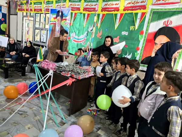 آیین جشن باشکوه چهل و ششمین سالگرد پیروزی انقلاب در مدرسه ۱۷ شهریور یاسوج