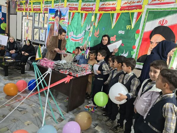 آیین جشن باشکوه چهل و ششمین سالگرد پیروزی انقلاب در مدرسه ۱۷ شهریور یاسوج