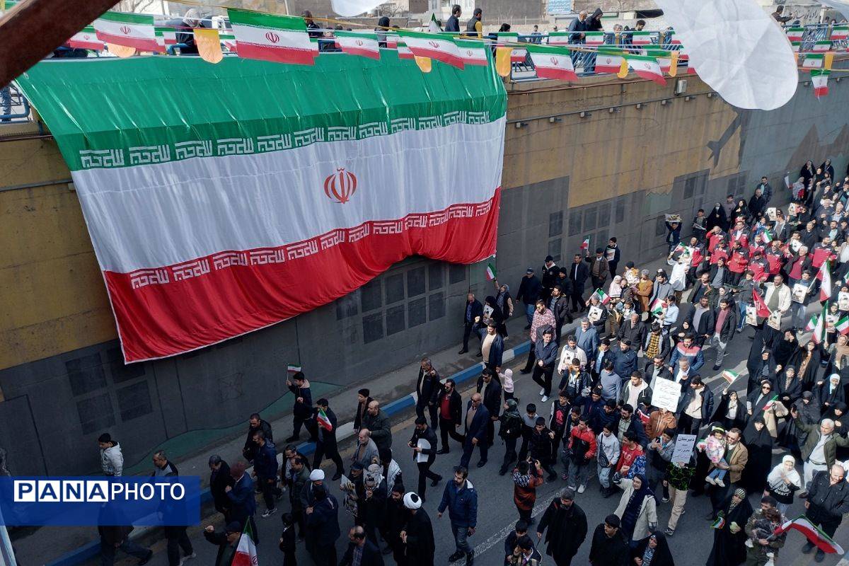 خروش مردمی در خیابان‌های رباط‌کریم در 22بهمن