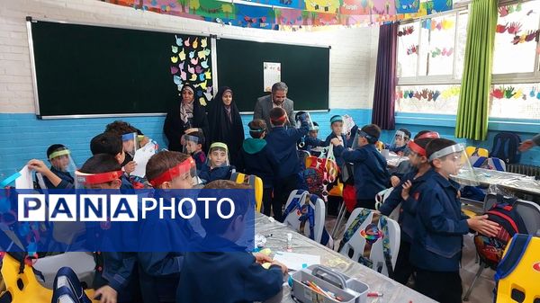 افتتاح پروژه‌های نوآورانه در مدرسه شهید معلم به‌مناسبت روز جهانی کودک