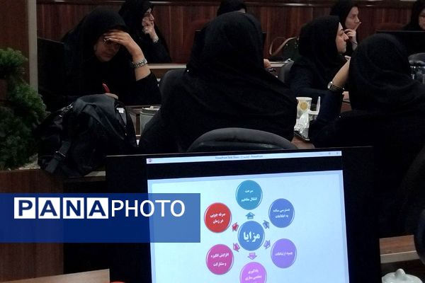 برگزاری جلسه آموزشی سرگروه های آموزشی قطب شهرری به میزبانی ناحیه یک شهرری