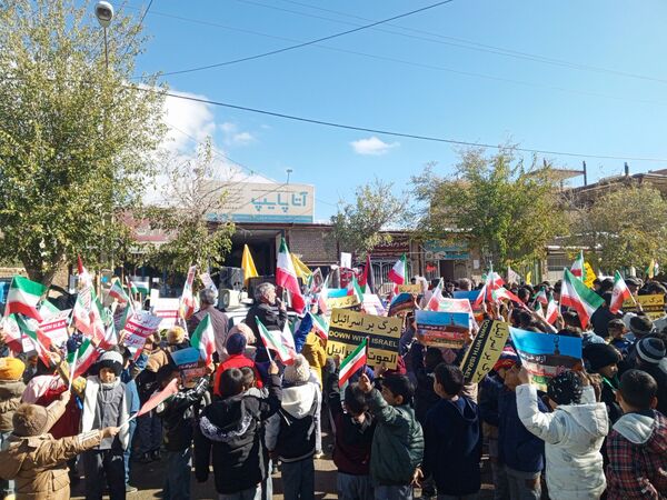 13 آبان غرور دانش‌آموزان ایرانی