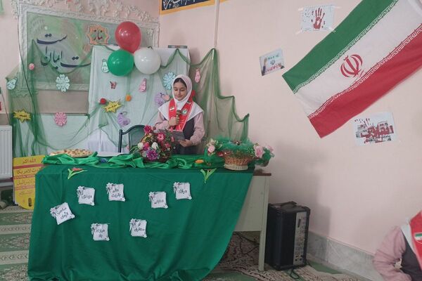 مدارس فیروزکوه غرق در شور نیمه شعبان