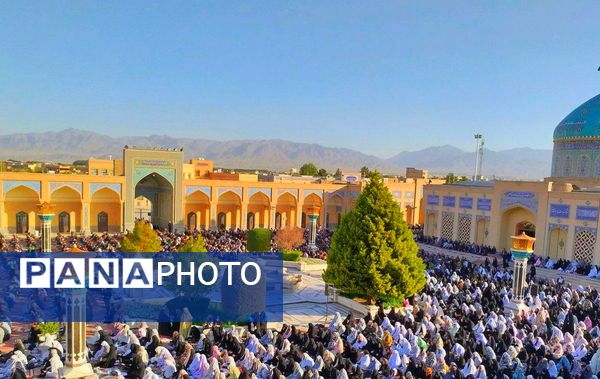 نماز عید فطر ۱۰ هزار نفری در کاشمر 