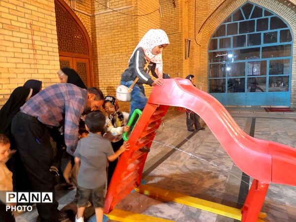 غرفه کودک با حضور کودکان انقلابی نیشابور 