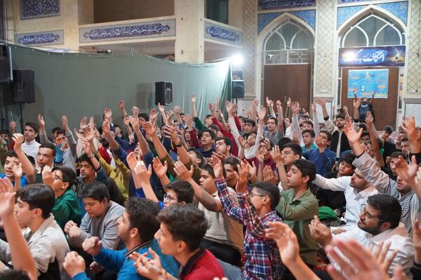 اعتکاف به رنگ خدا ۴؛ دانش‌آموزان یزدی به مهمانی خدا رفتند