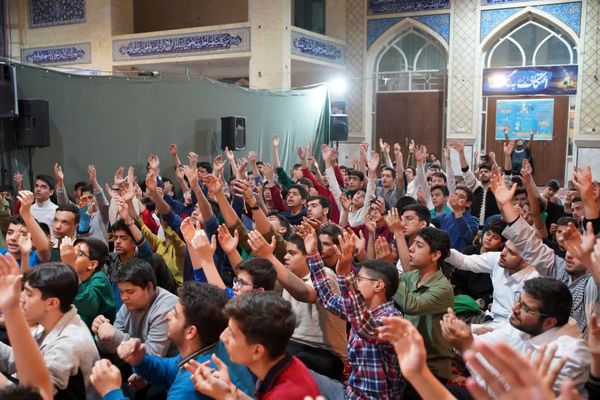 اعتکاف به رنگ خدا ۴؛ دانش‌آموزان یزدی به مهمانی خدا رفتند