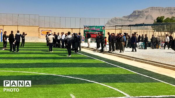 افتتاح چمن مصنوعی به یاد شهدا در کیار