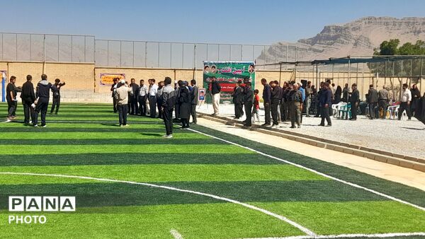 افتتاح چمن مصنوعی به یاد شهدا در کیار