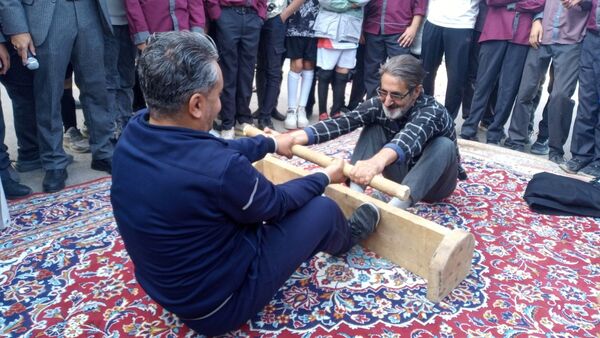 اردو درون مدرسه ای دبیرستان میثاق 