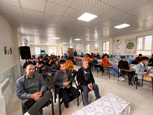 دومین نشست «قاضی در مدرسه» با حضور رئیس دادگستری درگز در هنرستان نوید