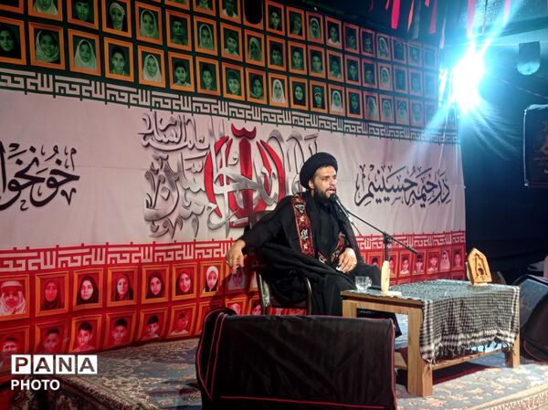 گرامیداشت یاد شهدای مدرسه شجره طیبه میناب در شب تاسوعای حسینی