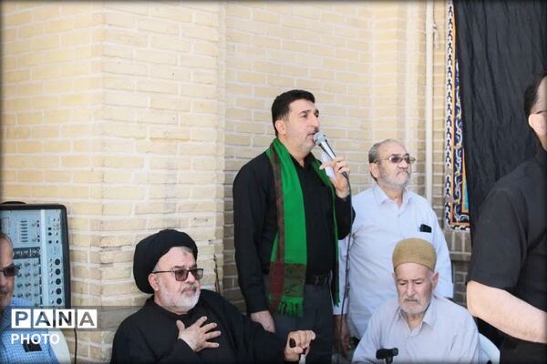 برپایی خیمه عزای سیدالشهدا(ع) در تکیه سنتی چهل اختران قم