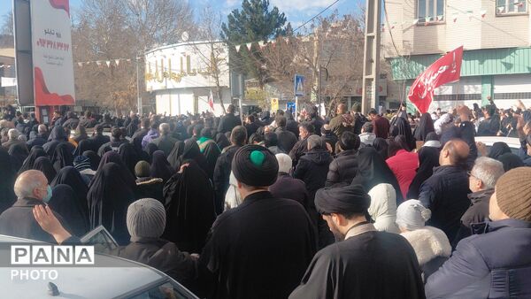حضور پرشور البرزی‌ها در سوگواری امام خامنه‌ای(قدس‌سره) 