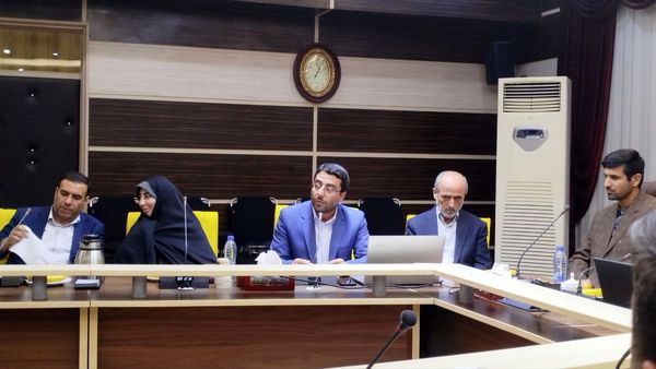 نشست هم‌اندیشی اساتید قرآنی با مسئولان وزارت آموزش و پرورش در تبریز