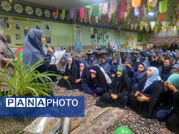 جشن با شکوه انقلاب در دبیرستان فدک منطقه ۱۲