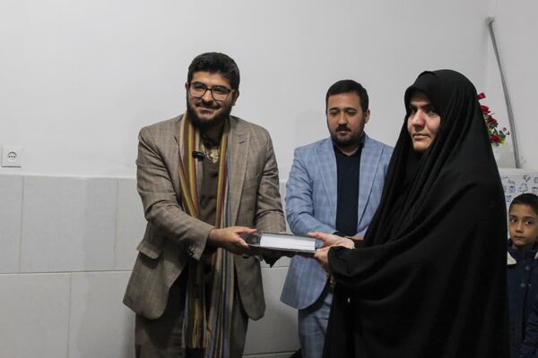 تقدیر و تشکر ملاباقری، رئیس سازمان دانش‌آموزی و حیدری، مسئول پانا استان یزد از خبرنگاران پانا