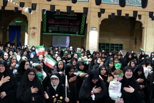 نوای «لبیک یا حسین» از اجتماع شیرخوارگان حسینی در فاز ۳ اندیشه