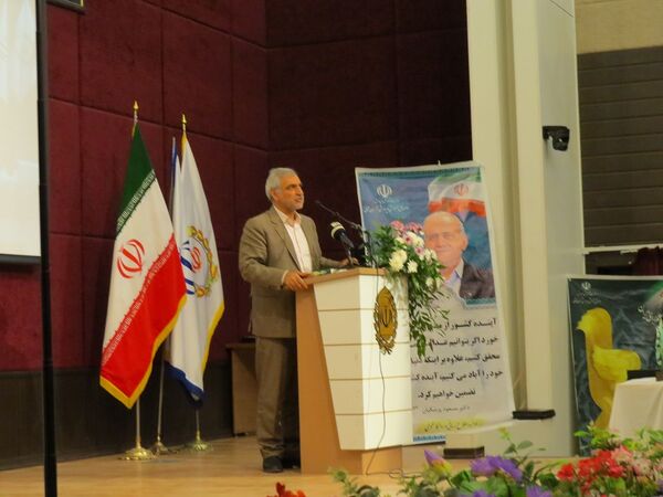 آیین تجلیل از معلمان نمونه استانی در بجنورد
