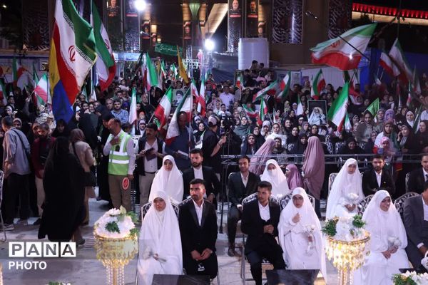 جشن ازدواج ۱۴ زوج جوان در میدان معلم شیراز - 2