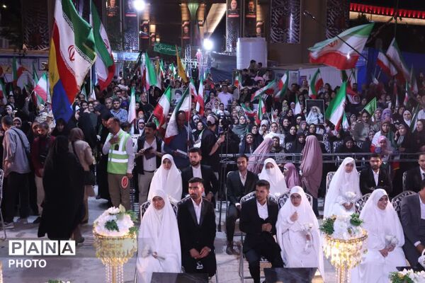 جشن ازدواج ۱۴ زوج جوان در میدان معلم شیراز - 2