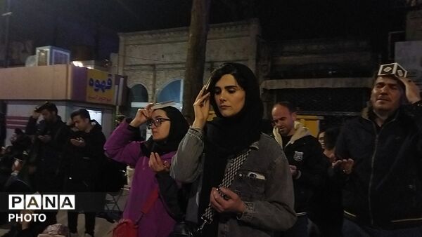 نیشابوری ها قرآن ها را به سر گرفتند-۲