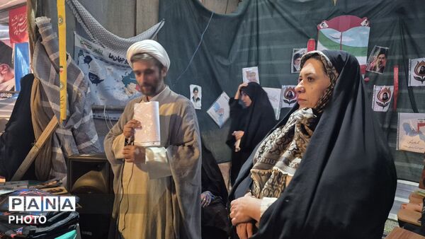 حضور دانش‌آموزان در موکب سازمان دانش‌آموزی 