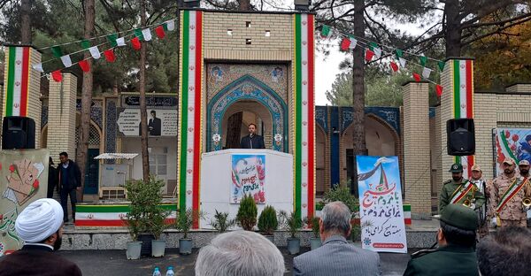  غبارروبی مزار شهدا در نیشابور 