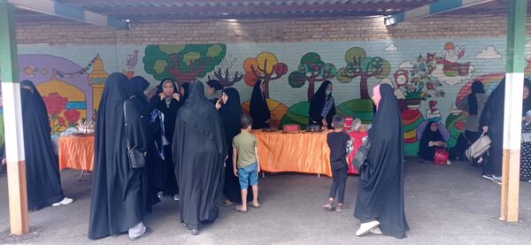 بازارچه هنر دخترانه توسط دانش‌آموزان انجمن اسلامی