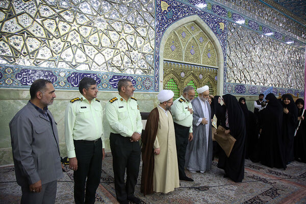 جشن ویژه دختران پلیس در حرم حضرت معصومه(س)