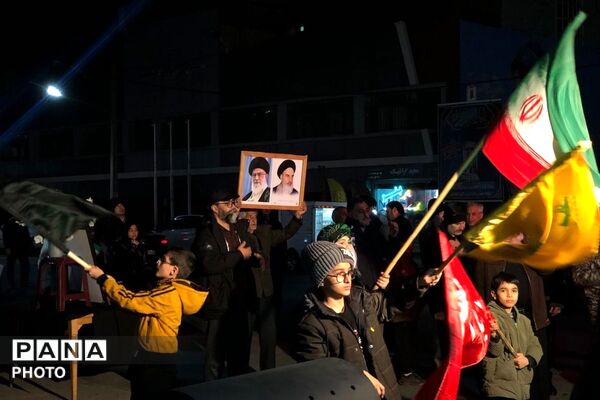 حضور جمعیت گسترده مردمی در یادبود شهادت امام خامنه‌ای