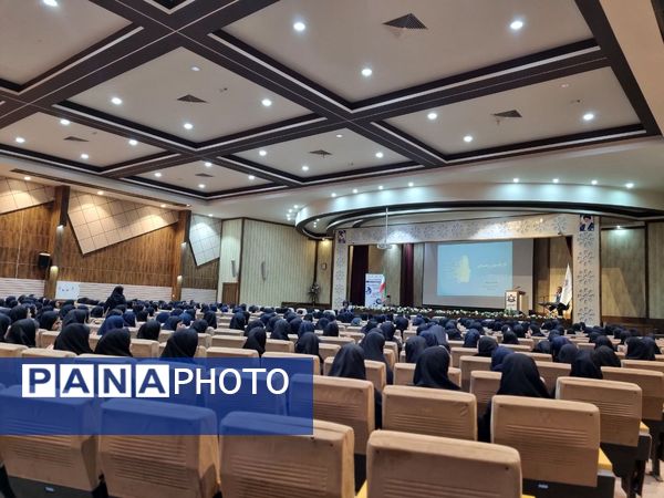 همایش آشنایی با مبانی هوش مصنوعی دانش‌آموزان شهرستان تربت حیدریه 