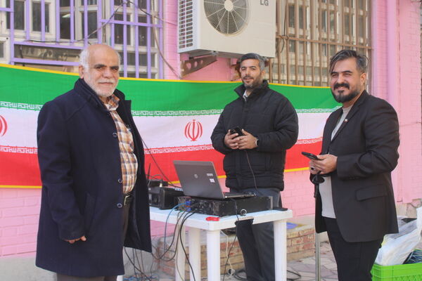 جشن دهه فجر انقلاب اسلامی در دبیرستان رضوان شهرستان بوشهر